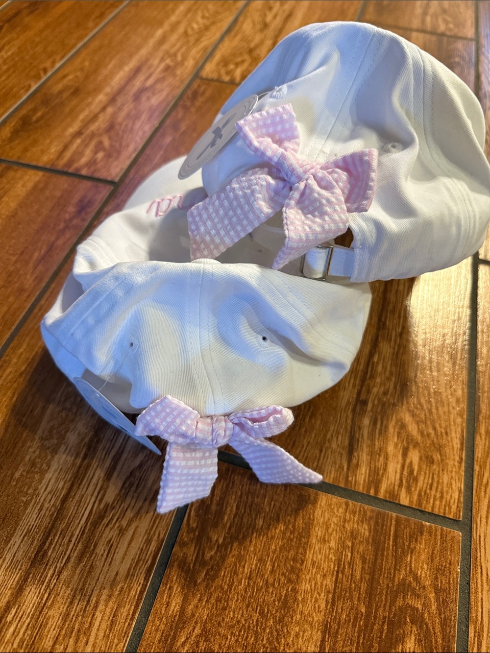 Bits & Bows Mama & Mini monogrammed White Baseball Caps with Pink Script - Picture 2 of 3